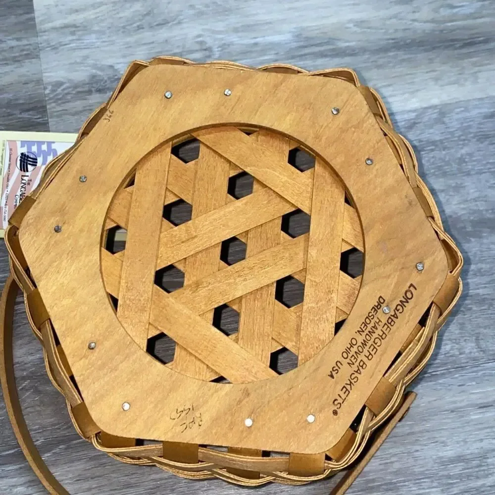 Longaberger ® Christmas Collection™ 1997 Edition Snow flake Basket™